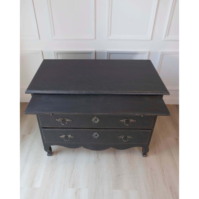 Rococo Swedish 18th Century Writing Desk Commode with Original Brass Hardware, c.1760 For Sale - Image 3 of 10