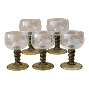 1970s Roemer Austrian Small Cordial Wine Glasses With Etched Grape Leaf Design Green Stem- Set of 5