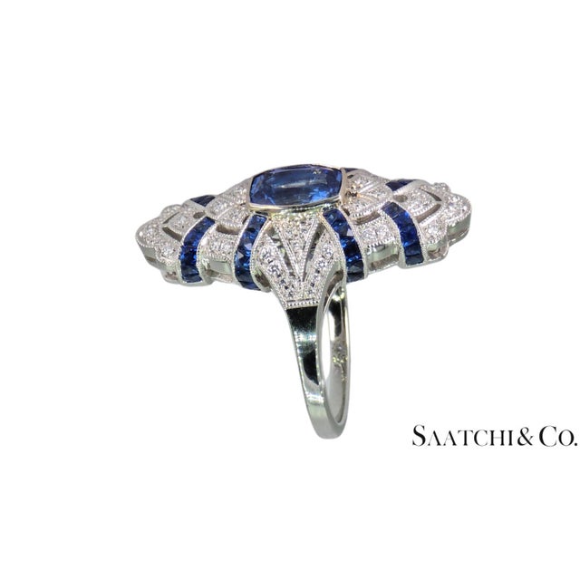 Stunning 18k (750) White Gold - Natural VVS Diamond & Blue Sapphire: Ring For Sale - Image 10 of 10