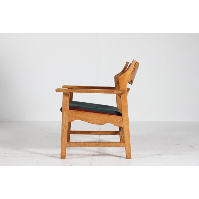 Mid-Century Modern Danish Oak and Striped Wool Razor Blade Armchair from Henning Kjærnulf, 1970s For Sale - Image 3 of 10