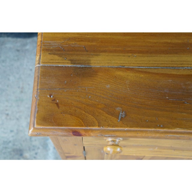 Wood Late 20th Century Ethan Allen Old Tavern Pine Country Farmhouse Buffet Console Cabinet 23-6006 For Sale - Image 7 of 18