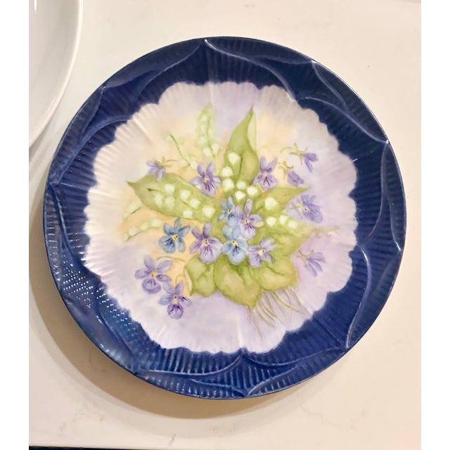 Mid 20th Century Purple and Blue Chinoiserie Blossom and Floral Wall Plate Curation, Set of 7 For Sale - Image 12 of 13