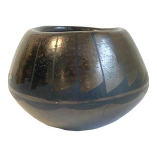 Santo Domingo Blackware Pottery Southwest Pueblo Artisan Handmade Pot Vase Vintage Signed For Sale