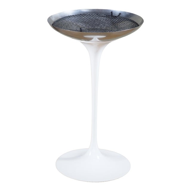 White Tulip Standing Ashtray by Eero Saarinen for Knoll International, 1970s For Sale