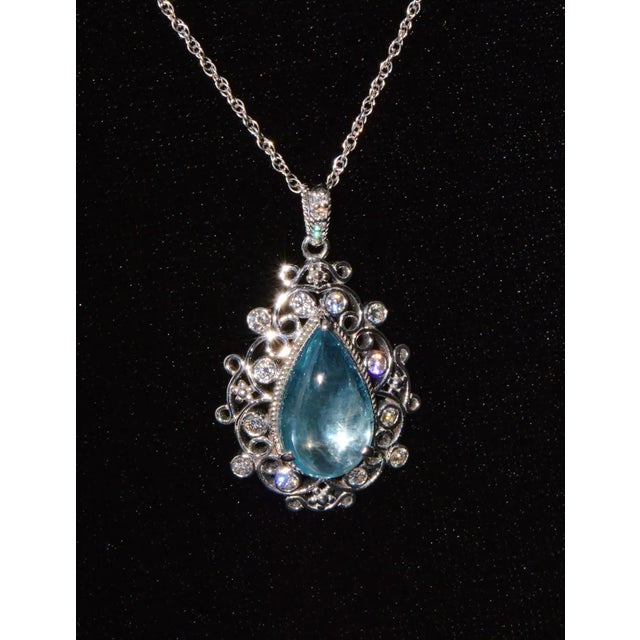 Certified Natural 6.97Cts VS F Diamond Aquamarine 18K Solid Gold Filigree Pendant For Sale In Dallas - Image 6 of 10