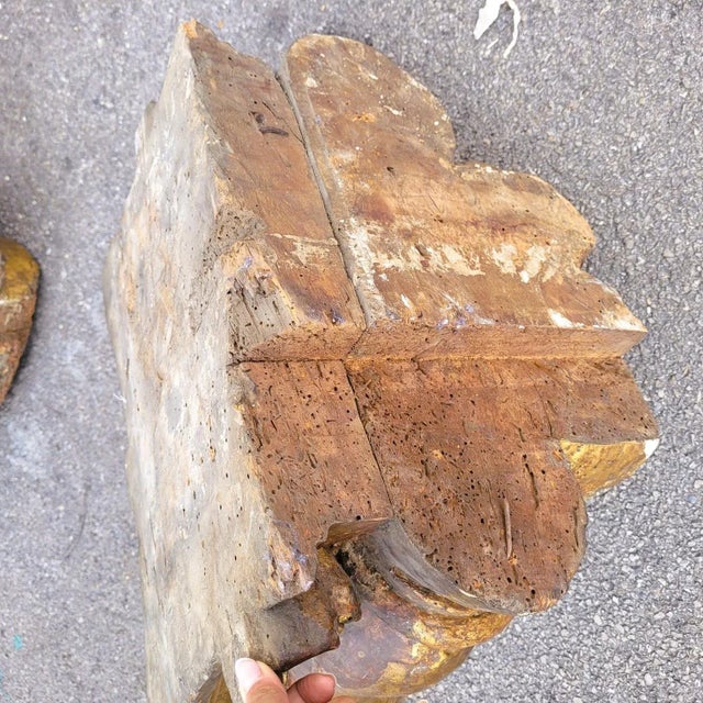 18th Century Carved and Gilded Wooden Columns, Set of 2 For Sale - Image 16 of 18