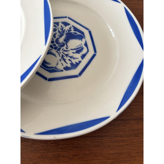 Charming set of 6 vintage dinner plates from the KG Lunéville factory, Fructidor pattern. The intense blue graphic design...