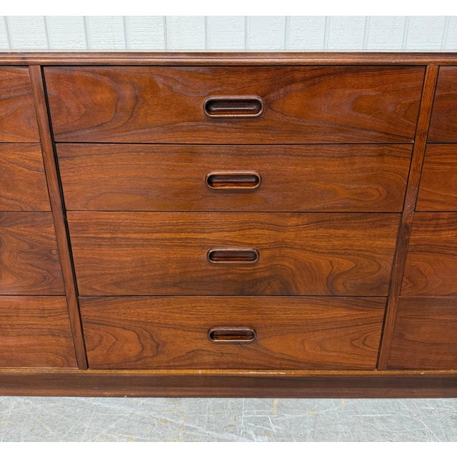 Mid-Century Modern Jack Cartwright Rosewood 12-Drawer Dresser For Sale - Image 10 of 11