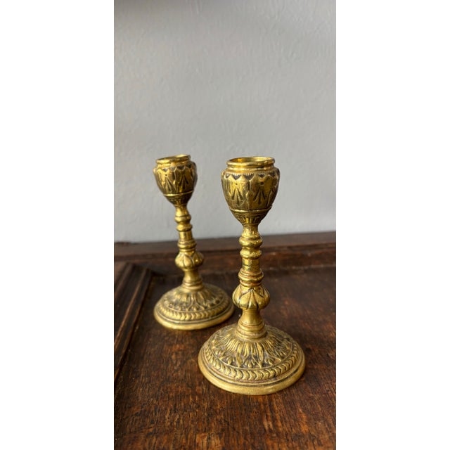 This charming pair of vintage English brass candlesticks by Peerage showcases the refined craftsmanship the maker is known...