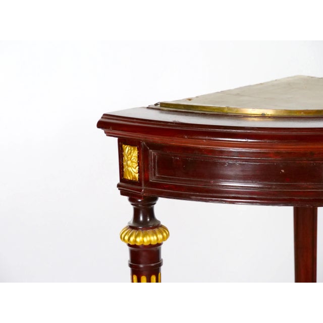 French Gilt Bronze Framed / Mahogany Base Curio Cabinet For Sale In New York - Image 6 of 13