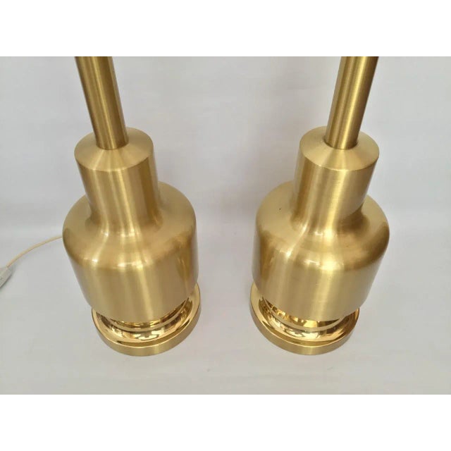 It still has the "CLAR''brand label on the bottom of the lamp. This piece has an attribution mark, I am sure that it is...