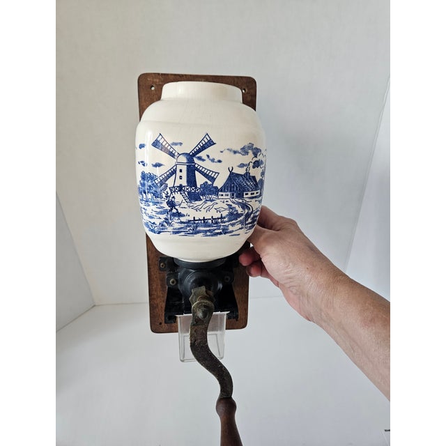 Early 20th Century Charming Vintage Wall Mounted Manual Delft Blue Coffee Grinder for Your Country Kitchen For Sale - Image 5 of 9