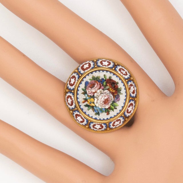 Early 20th Century Victorian 14k Yellow Gold Floral Micro Mosaic Pin For Sale - Image 4 of 10