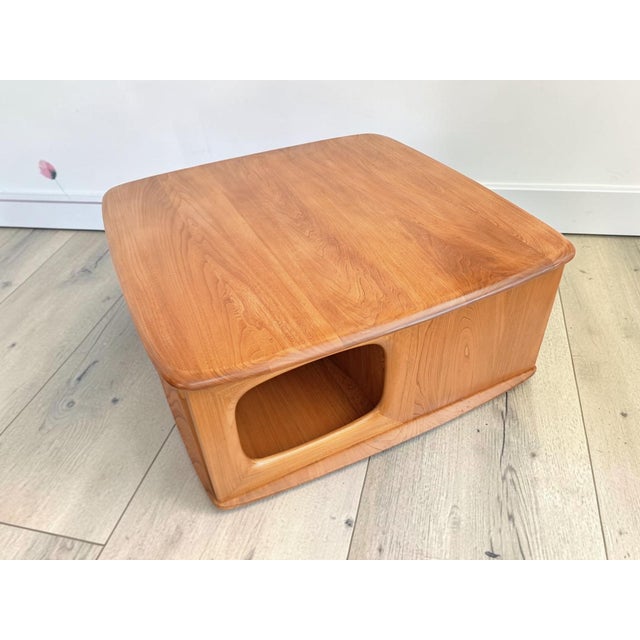 Mid-Century Modern Pandora Coffee Table in Blonde Elm by Lucian Ercolani for Ercol, 1980s For Sale - Image 10 of 18