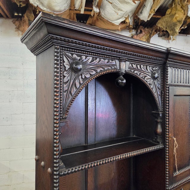 Early 20th Century Handsome Welsh Dresser With Carving, Beading, and Arch Details For Sale - Image 17 of 18