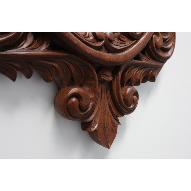 French Carved Walnut Oval Mirror with Pierced Acanthus Crest, 1900 For Sale - Image 6 of 11