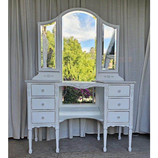 Vintage Vanity 3 Mirrors, 1930's, White Romantic Style For Sale In Los Angeles - Image 6 of 16
