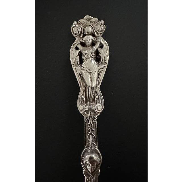 Rococo Early 20th Century Hunt & Roskel Ltd. Sterling Serving Fork & Spoon For Sale - Image 3 of 12