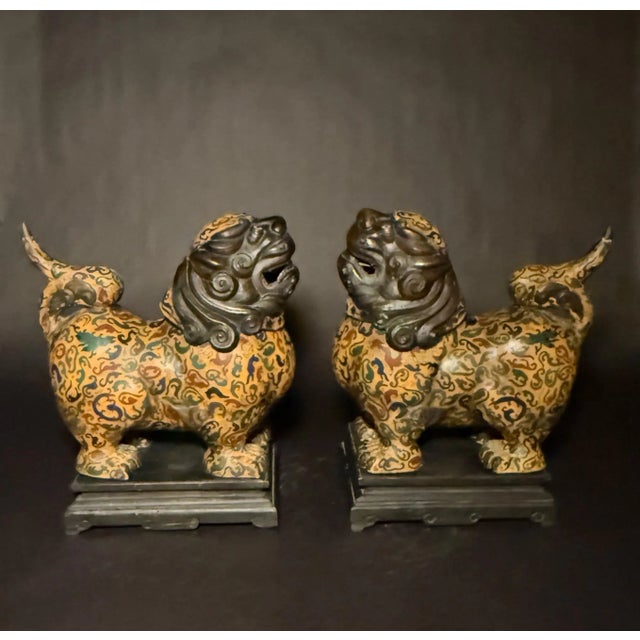 Early 20th Century Pair Of Chinese Cloisonne Enamel Foo Lion Censers For Sale - Image 4 of 10