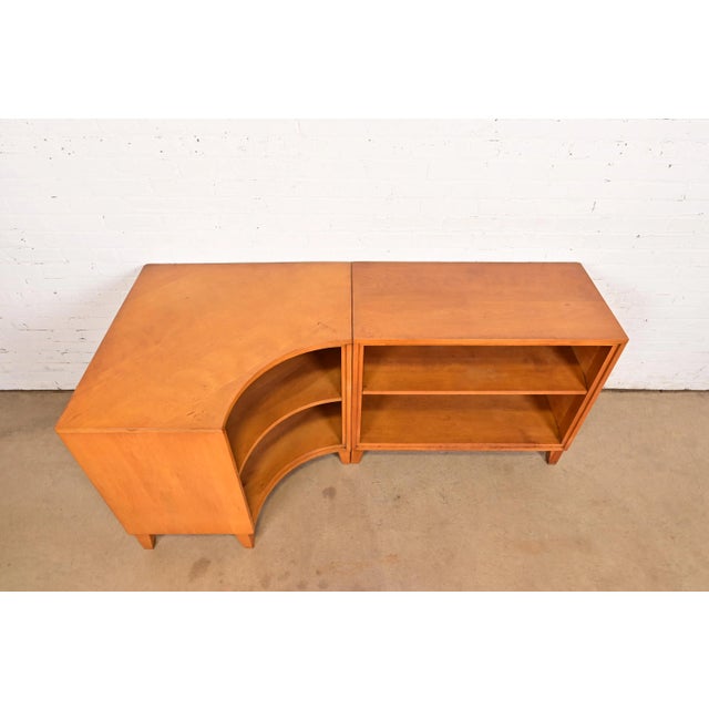 Wood Leslie Diamond for Conant Ball Mid-Century Modern Solid Birch Two-Piece Corner Bookcase, 1950s For Sale - Image 7 of 13