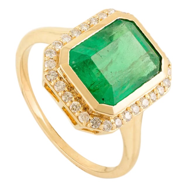 Chic Halo Diamond Emerald Bridal Ring in 14k Gold Size 5.5 For Sale