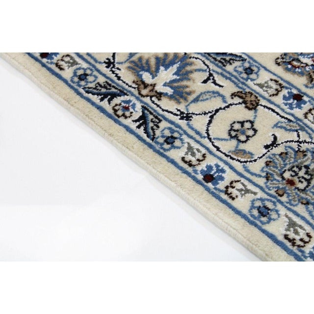 Vintage Middle Eastern Rug in Wool For Sale - Image 10 of 13