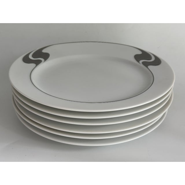 Asimmetria Grauraster White Salad Plate by Björn Wiinblad for Rosenthal Studio Line, 1990s Set of 6 For Sale - Image 6 of 6