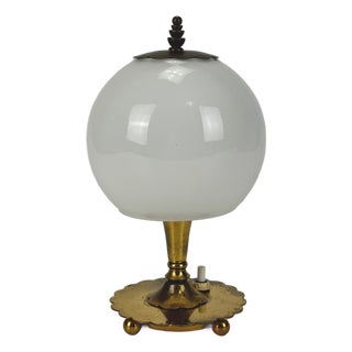 Small Mid-Century Italian Table Lamp in Brass and White Opaline Glass by Pietro Chiesa for Fontana Arte, 1940s For Sale