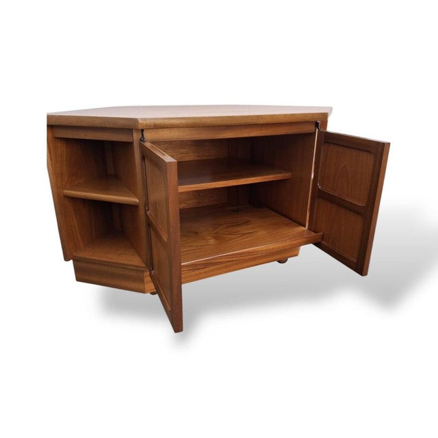 Mid-Century Teak Compact Corner Cabinet or Media Unit from Nathan, 1960s For Sale - Image 6 of 10