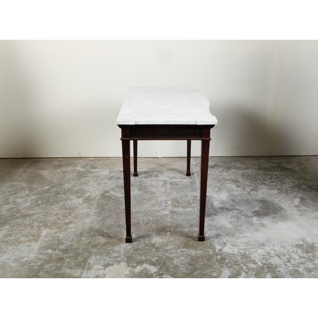 English 1820s Mahogany Server with White Veined Marble Top and Lateral Drawer For Sale - Image 9 of 12