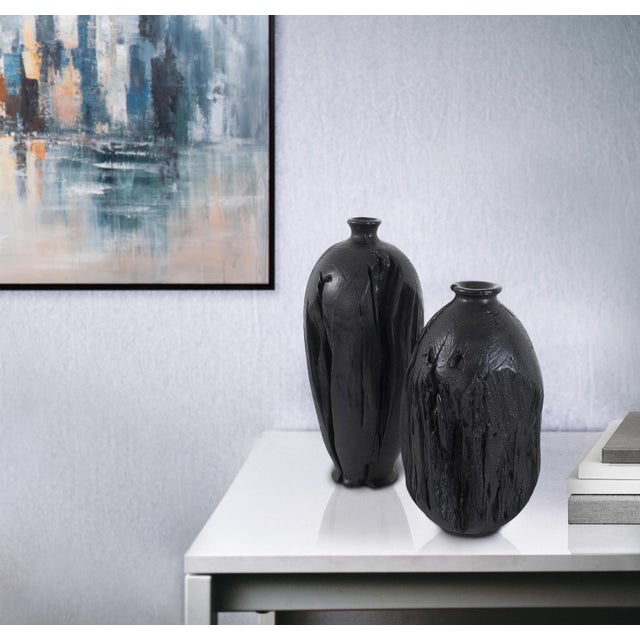 Haru Short Vase in Black For Sale - Image 10 of 10