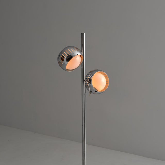 Mid-Century Modern Italian Chromed Steel Floor Lamp with Opaline Glass Shades, 1970s For Sale - Image 3 of 11