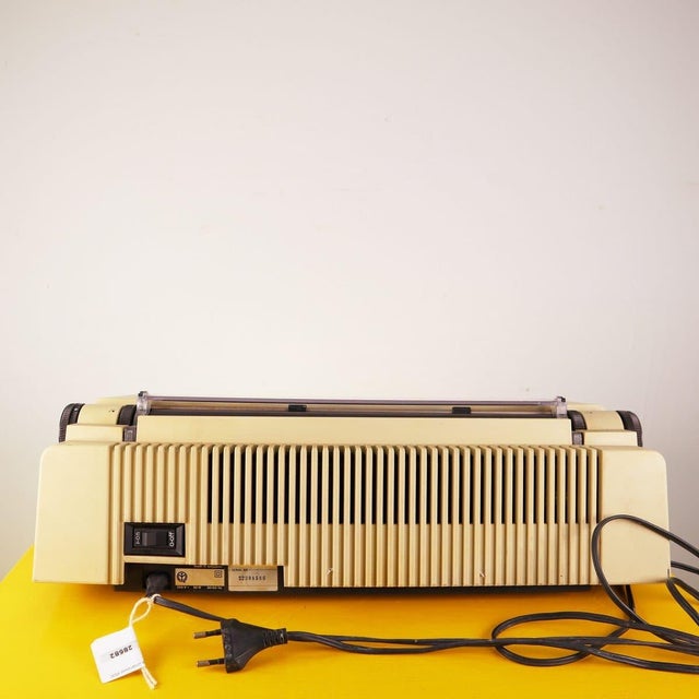 Model 4500 Typewriter from Underwood For Sale - Image 7 of 9