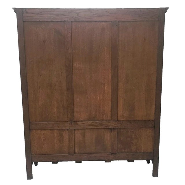 Antique 1900s French Tiger Oak Display Cabinet, Louis XV Style, Carved Glass Door Bookcase For Sale - Image 16 of 17