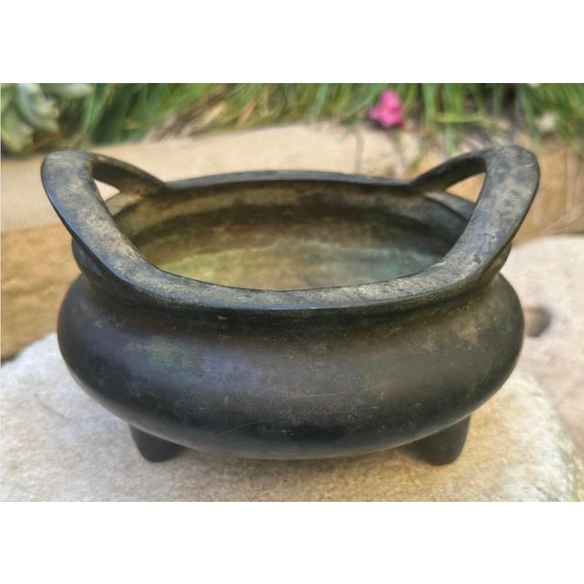 Chinoiserie Antique Chinese Bronze Tripod Censer With Strap Handles & Xuande Mark Late Ming For Sale - Image 3 of 18