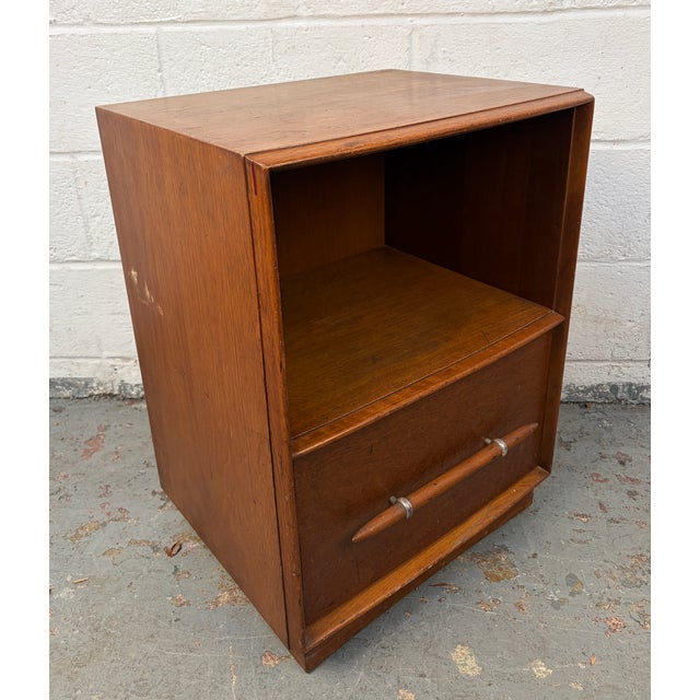 Widdicomb Mid 20th Century T.H. Robsjohn-Gibbings for Widdicomb Mid-Century Walnut Nightstand For Sale - Image 4 of 15