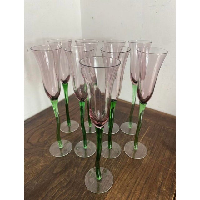 Tulip-Shaped Hand-Blown Glass Champagne Flutes with Twisted Stems, 1980s, Set of 9 For Sale - Image 4 of 12
