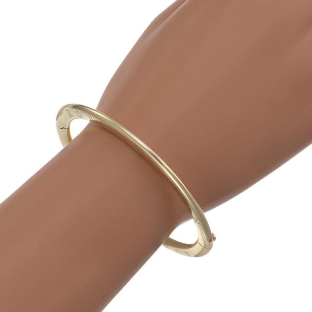 Late 20th Century Roberto Coin Bracelet 18k Yellow Gold Engraved Hinged Bangle For Sale - Image 5 of 5