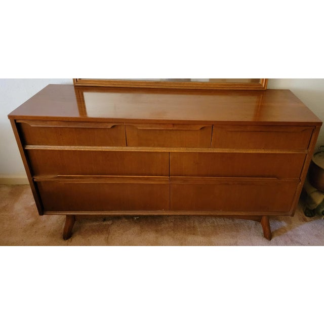 Kroehler Mfg. Co. 1960s Mid Century Modern Kroehler Dresser With Mirror For Sale - Image 4 of 9