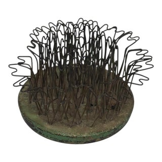 Vintage Blue Ribbon Flower Holder Company Green Metal Hairpin Flower Frog No. 5 For Sale