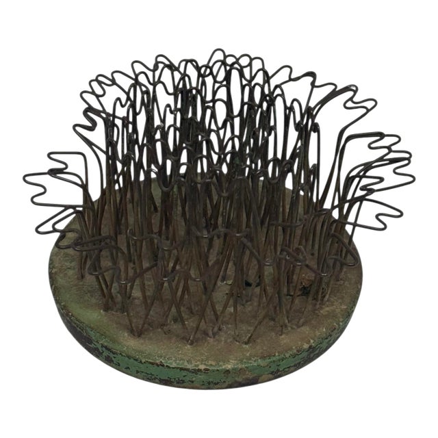 Vintage Blue Ribbon Flower Holder Company Green Metal Hairpin Flower Frog No. 5 For Sale