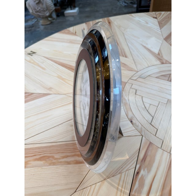 Italian Italian Modernist Round Lucite Picture Frame, 1970s For Sale - Image 3 of 8