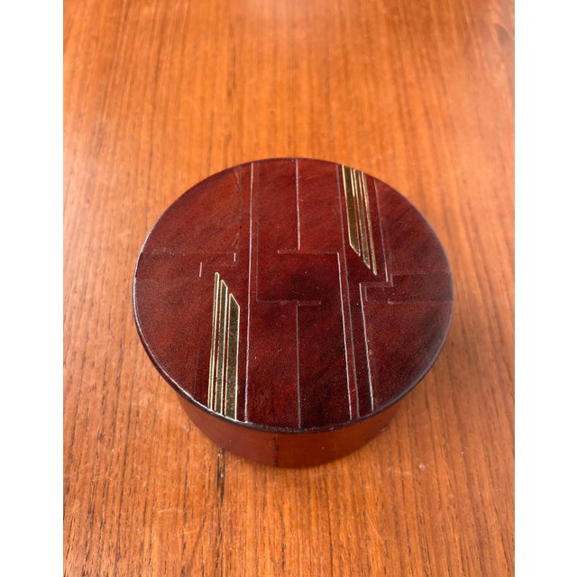 Art Deco German Round Leather Jewelry Box with Lid, 1920s For Sale - Image 11 of 18