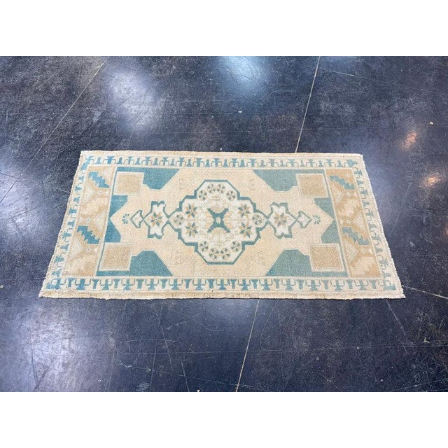 Turkish Turkish Oushak Rug 4'6" x 6'6" #17468 For Sale - Image 3 of 8