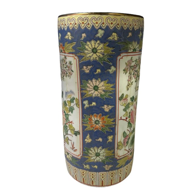 Add an Asian touch of elegance to your decor with this fine Chineses porcelain umbrella stand from the 1950s. Highly...