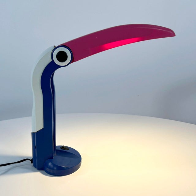 Postmodern Blue and Pink Toucan Lamp attributed to H.T. Huang for Huanglite, 1980s For Sale - Image 3 of 9