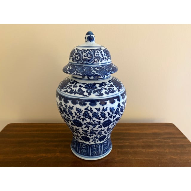 Late 20th Century Late 20th Century Chinoiserie Blue and White Porcelain Ginger Jar For Sale - Image 5 of 8