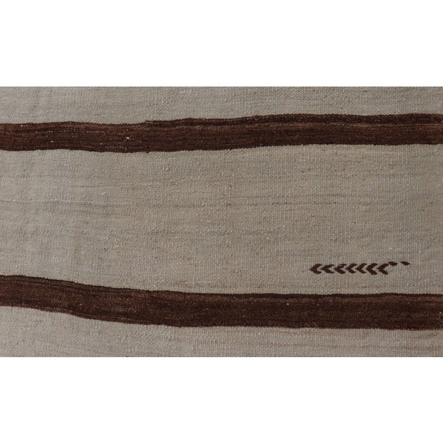 Mid 20th Century Ivory Ground Vintage Turkish Kilim Rug With Brown Stripes Wool Design For Sale - Image 5 of 11