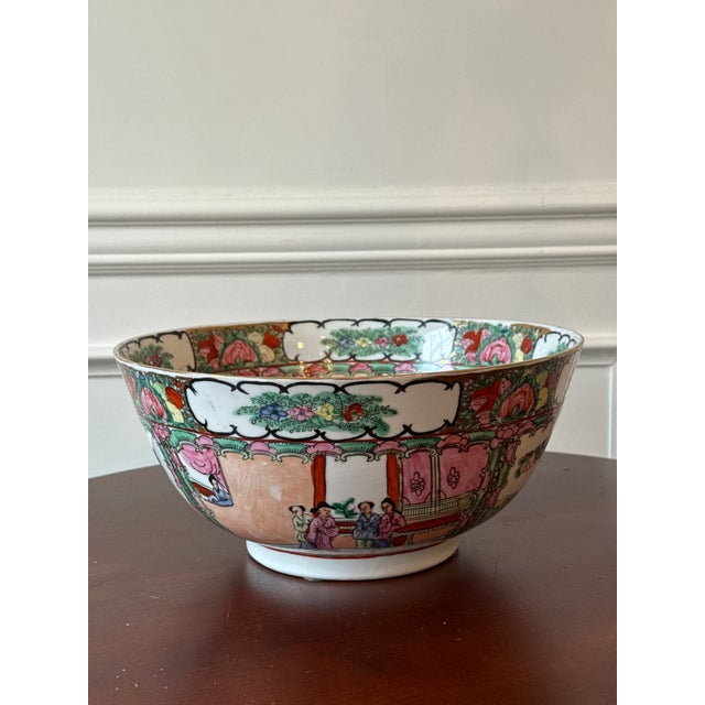 Chinoiserie Large Chinese Export Hand Painted Bowl For Sale - Image 3 of 11