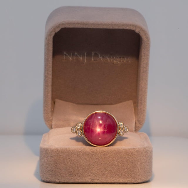 Modern 19.9ct Star Ruby Ring With Natural Diamond Accents: Solid 14k Gold, Round 15mm, Size 6.75 For Sale - Image 3 of 9